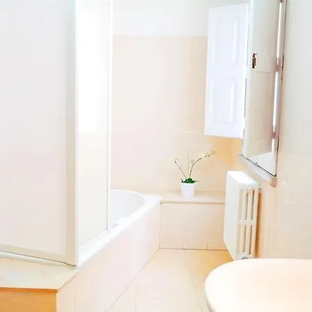 Fourseasons Bed and Breakfast Λέτσε