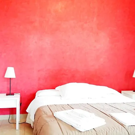 Fourseasons Bed and Breakfast Λέτσε