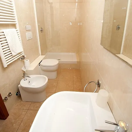 Fourseasons Bed and Breakfast Λέτσε